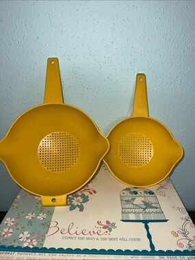 Tupperware Bright Yellow Plastic Strainers Set - 2 Piece